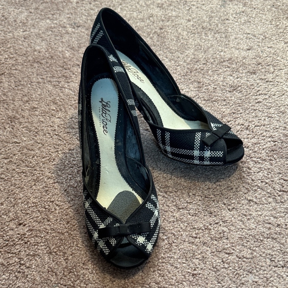 Lela Rose Adorable Black and White Plaid Fabric Peep-Toe Heels Size 8